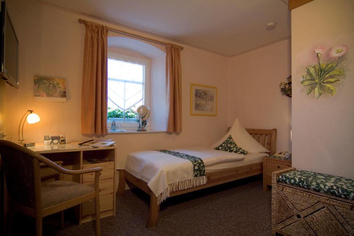 Logis L'Auberge Gutshof Bischofswerda Exteriör bild
